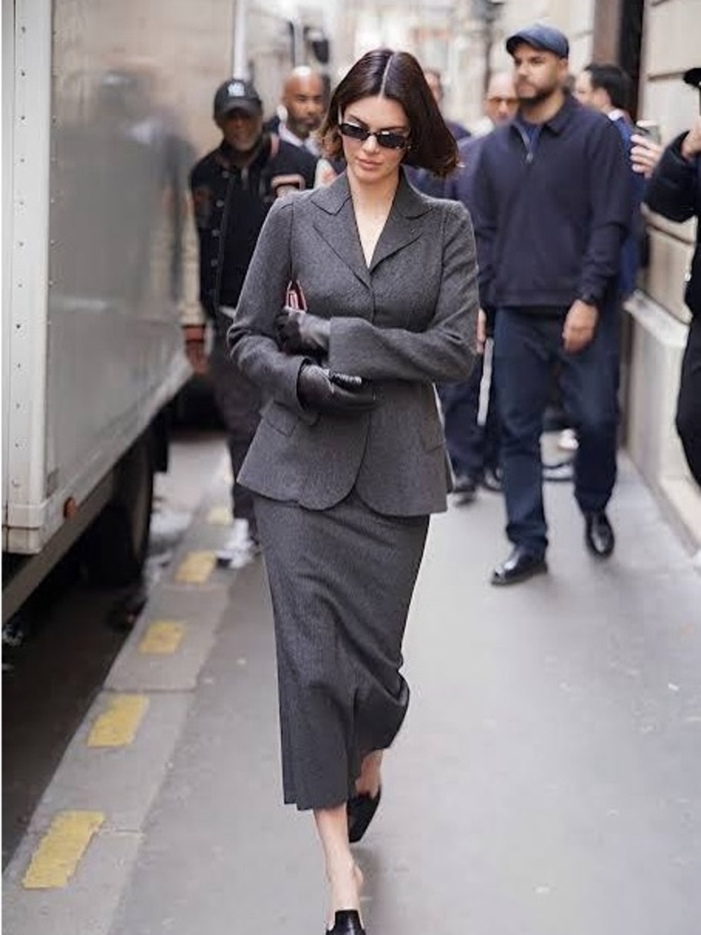 MAX MARA GRAY MIDI SKIRT SUIT SIZE 4 ( IT 38 ) .